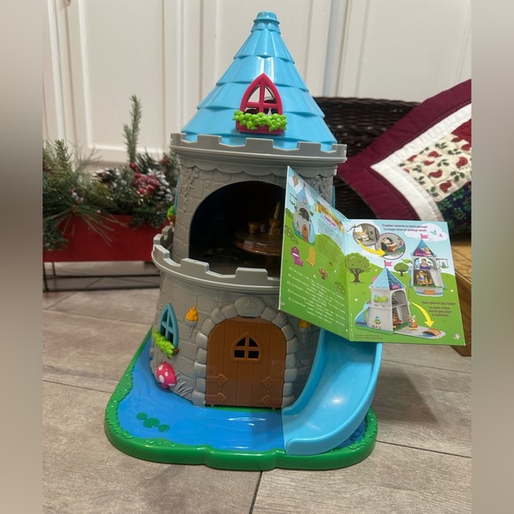 New Li'l Woodzeez Royal Series Castle & Furniture Dollhouse Playset - Picture 5 of 13